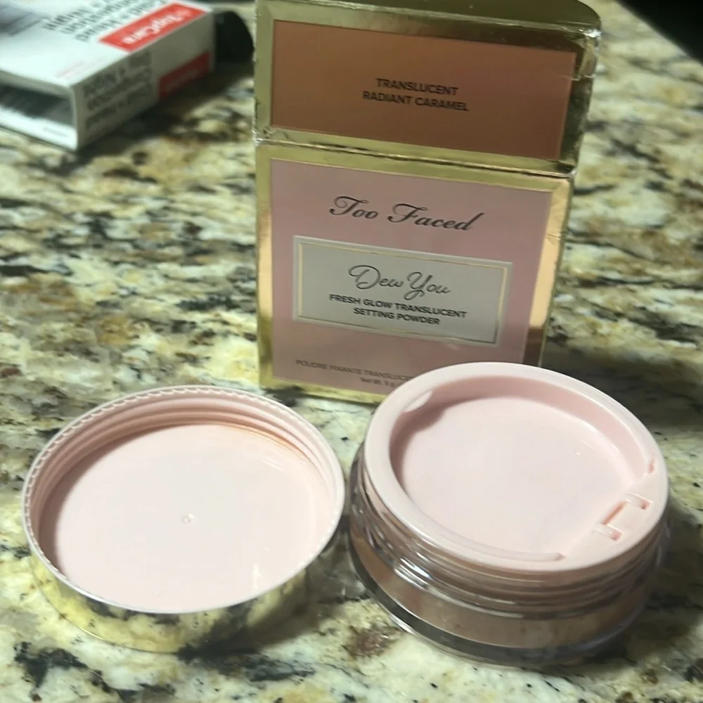 💕🌙Too Faced Dew You Radiant Caramel Setting Powder